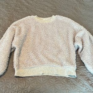 Gap size small women’s Sherpa sweatshirt top crew neck